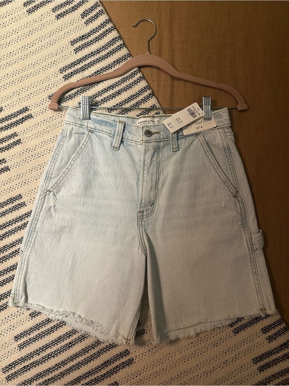 Abercrombie &Fitch The 7” Dad Short High Rise Loose Utility Short